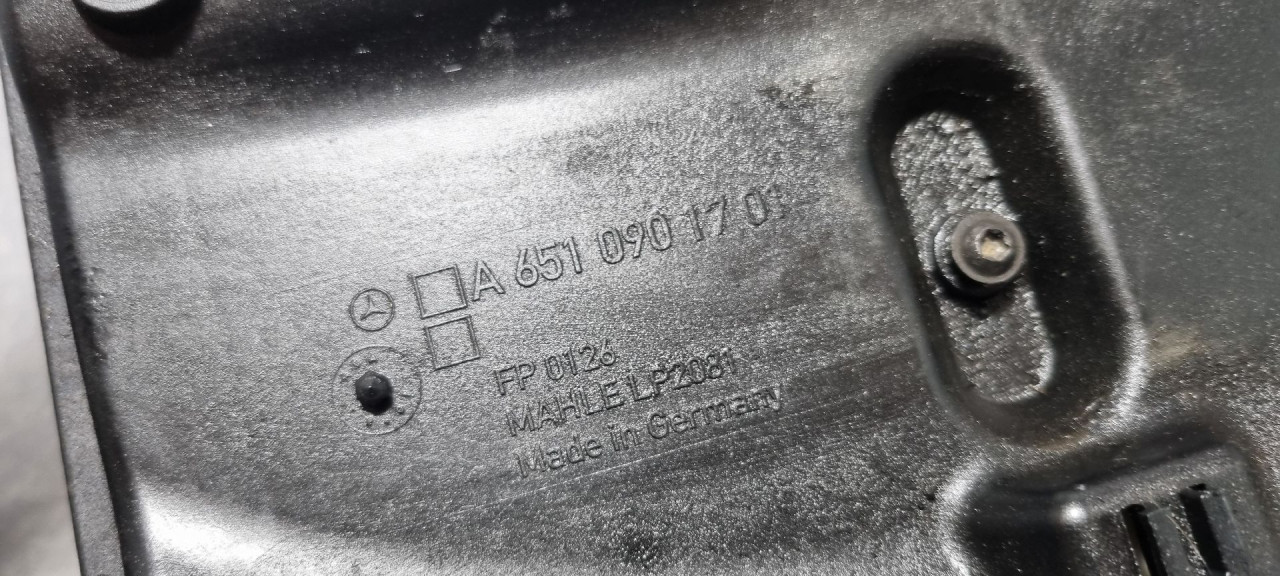 KUCISTE FILTERA ZRAKA MERCEDES C KLASA (W204/S204) > 10