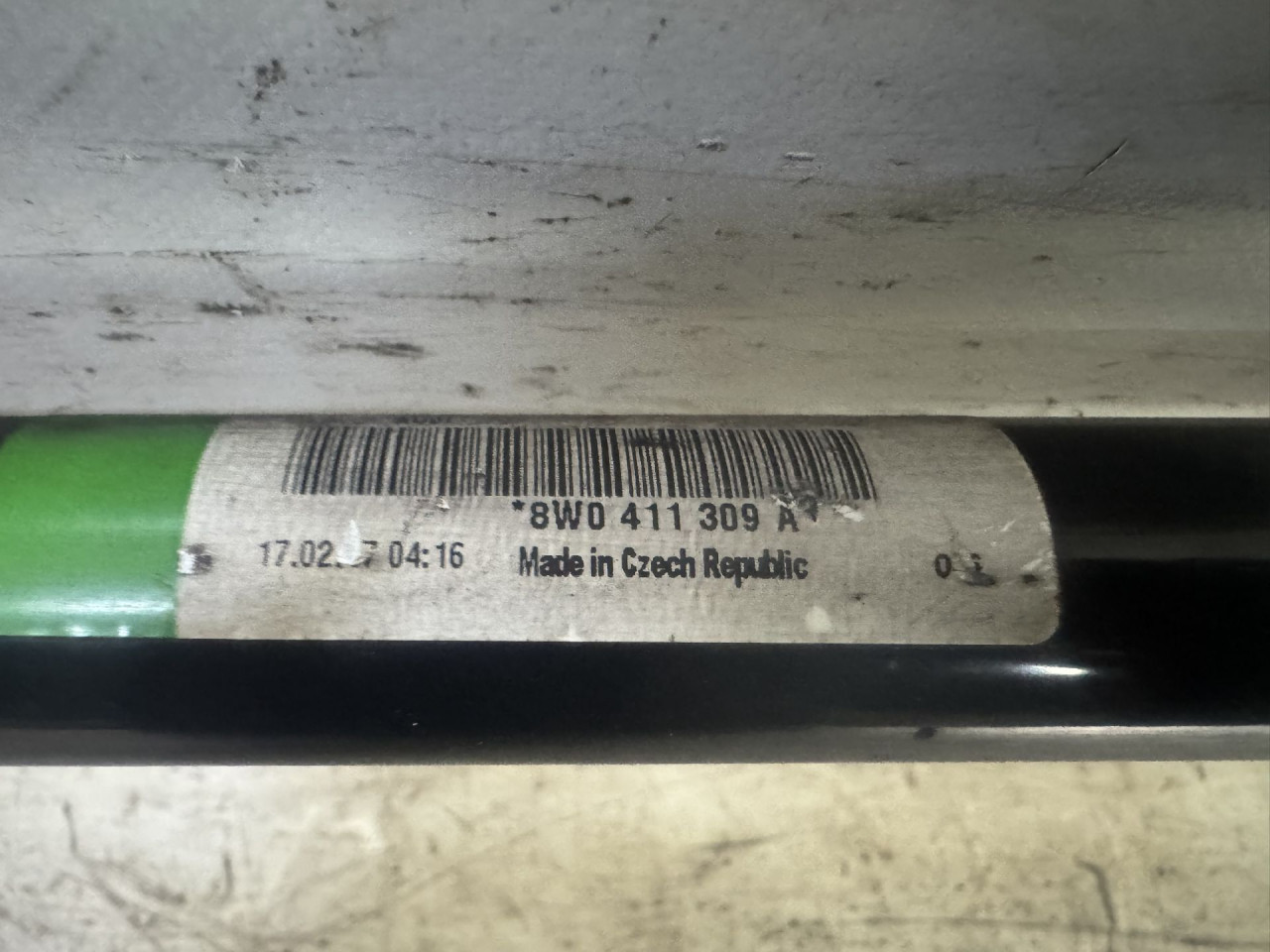BALANS STANGA AUDI A4 (B9) > 15-18 8W0411309A