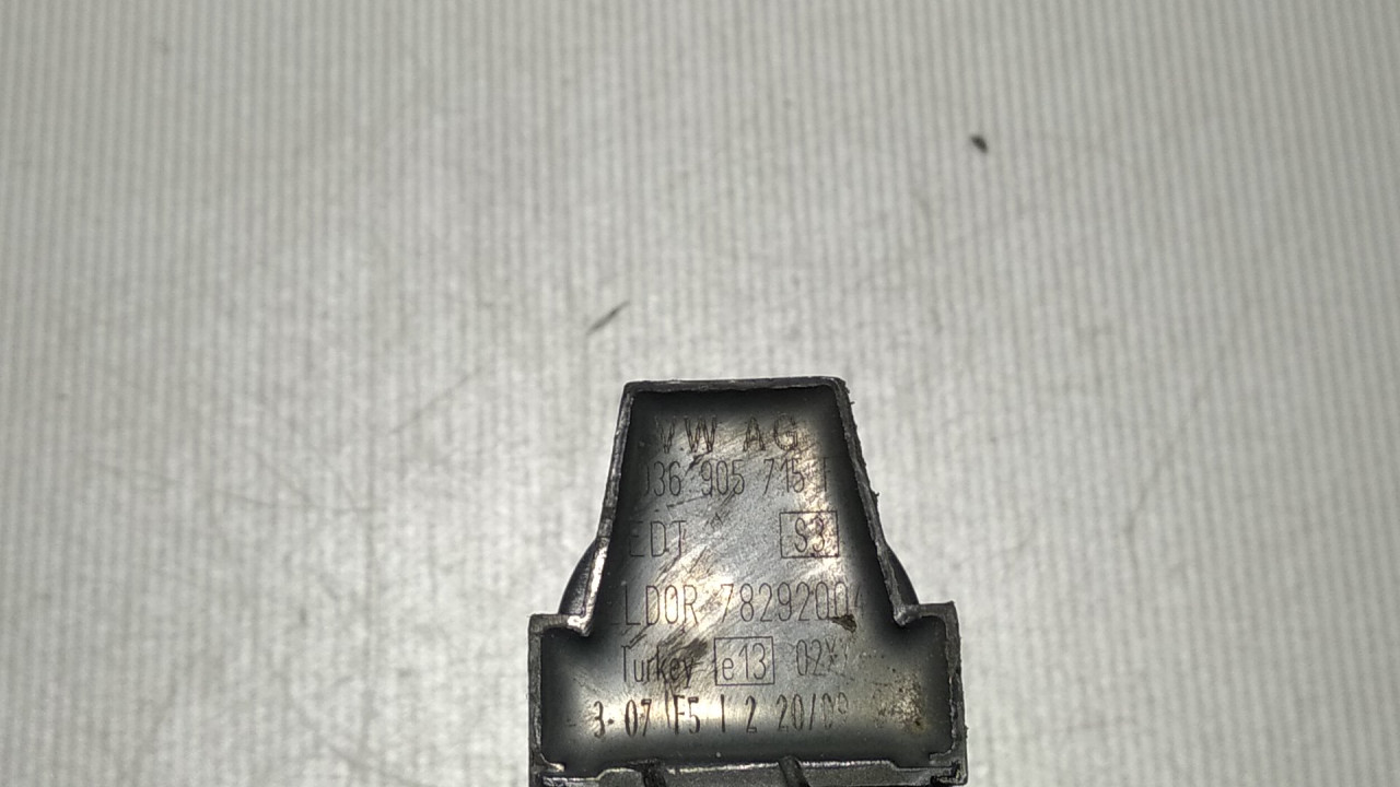 DIJELOVI BOMBINA VW PASSAT B7 > 10-14 036905715F