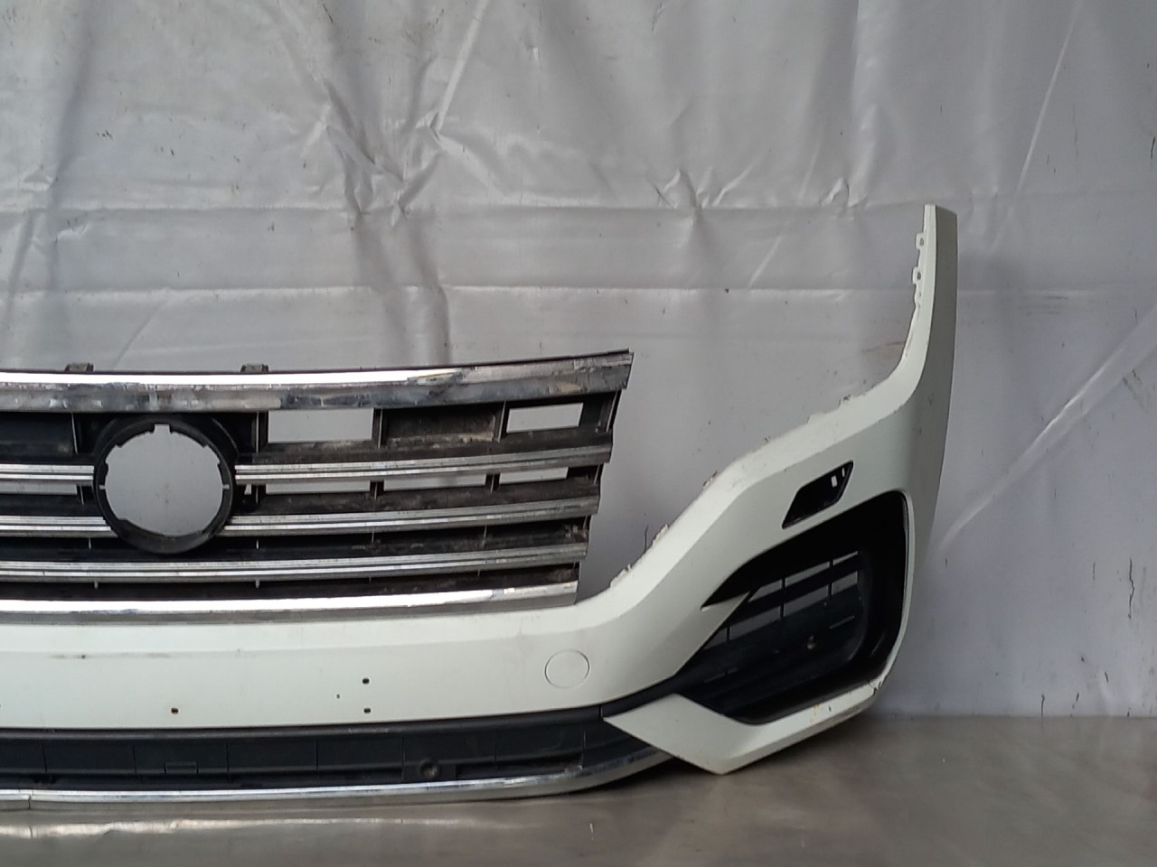 DIJELOVI BRANIK VW TOUAREG > 18- 760807061A