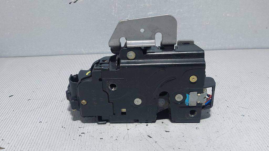 DIJELOVI BRAVA VRATA AUDI A2 > 99-05 8Z1837016E