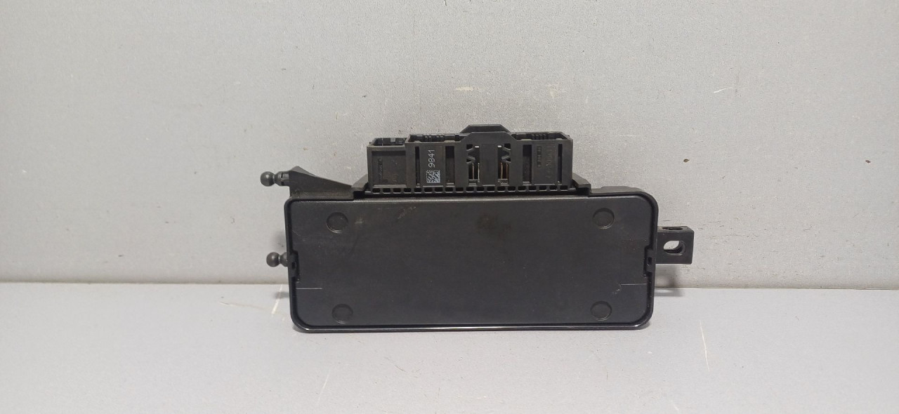 ELEKTRONIKA AIRBAGA BMW SERIJA 3 (F30/F31) > 15-18 9348