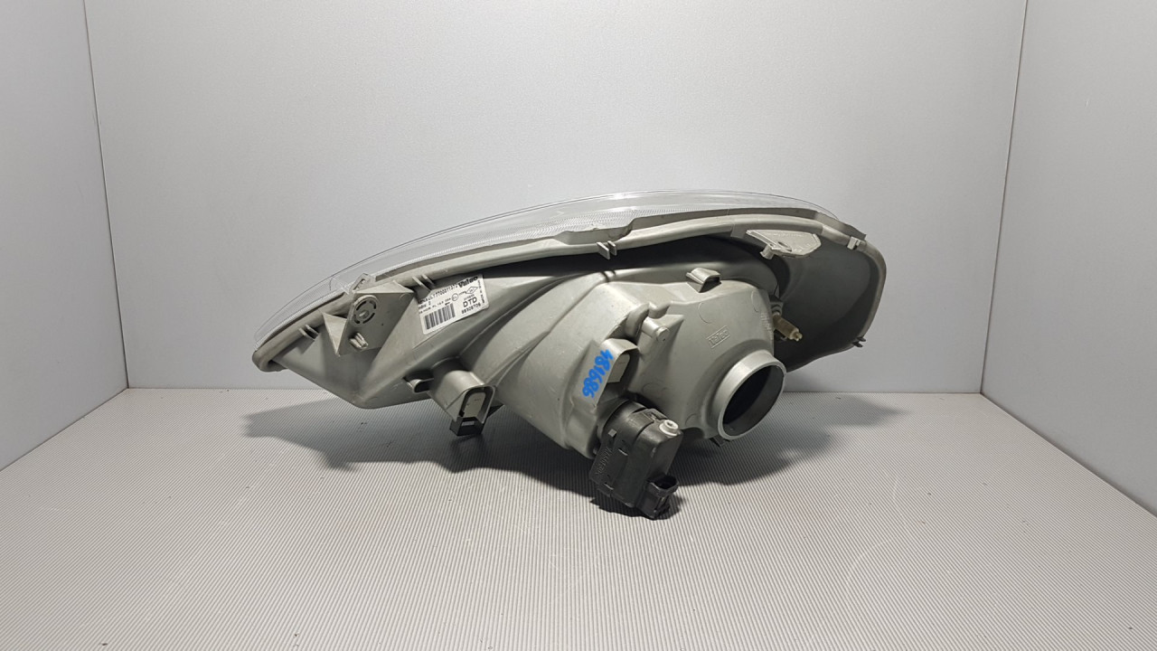 DIJELOVI FAR RENAULT TRAFIC > 00-06 7700311372