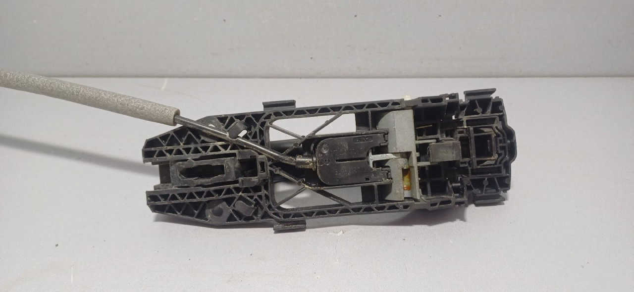 DIJELOVI RUCKA VRATA VW CADDY > 15-20 5N0839885H