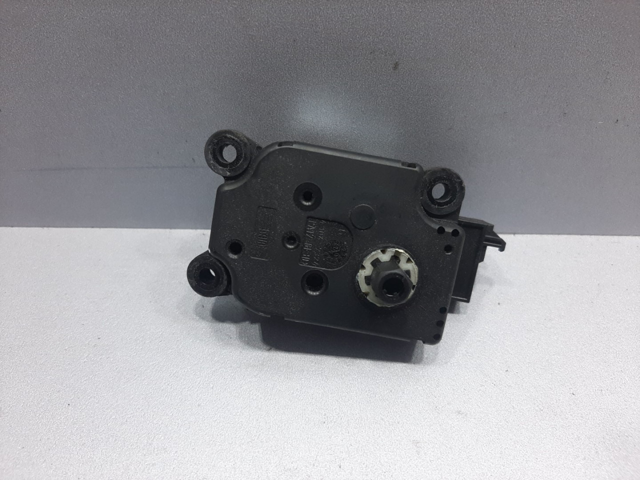 MOTORIC VENTILATORA MERCEDES C KLASA (W203) > 00-04 A2038201642