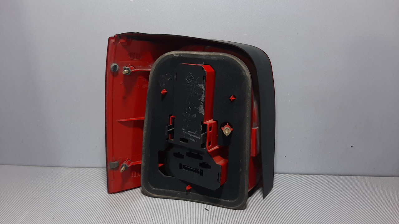 STOP SVJETLO VW PASSAT B5 > 96-00 3B9945112F