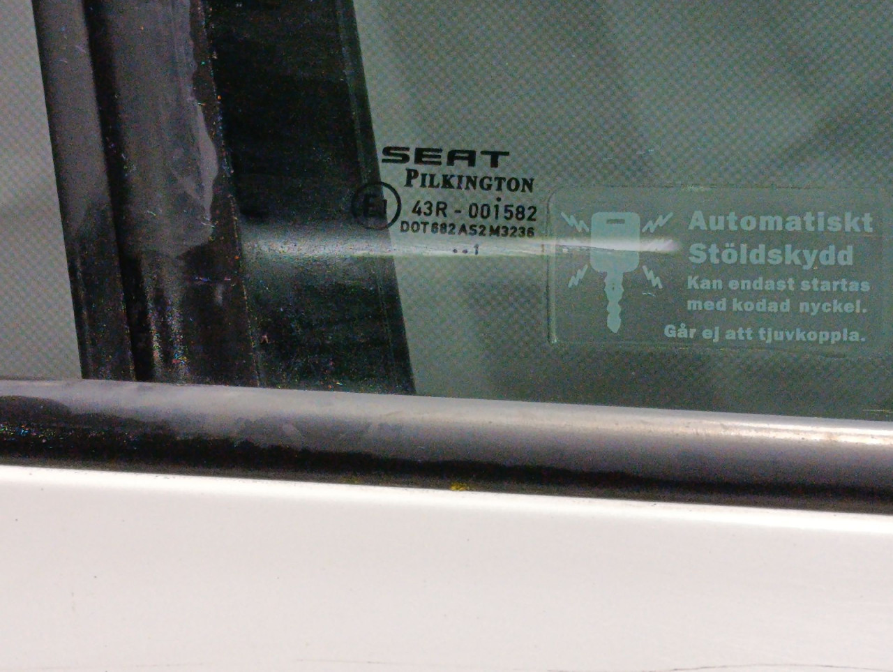 DIJELOVI STAKLO SEAT LEON > 09-12
