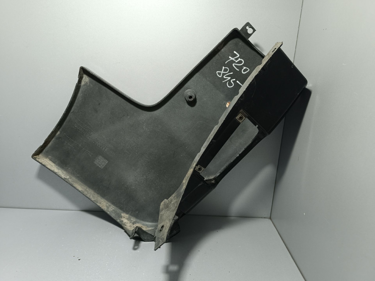 ZADNJI DIO BRANIKA OPEL VIVARO > 07-14 91169383