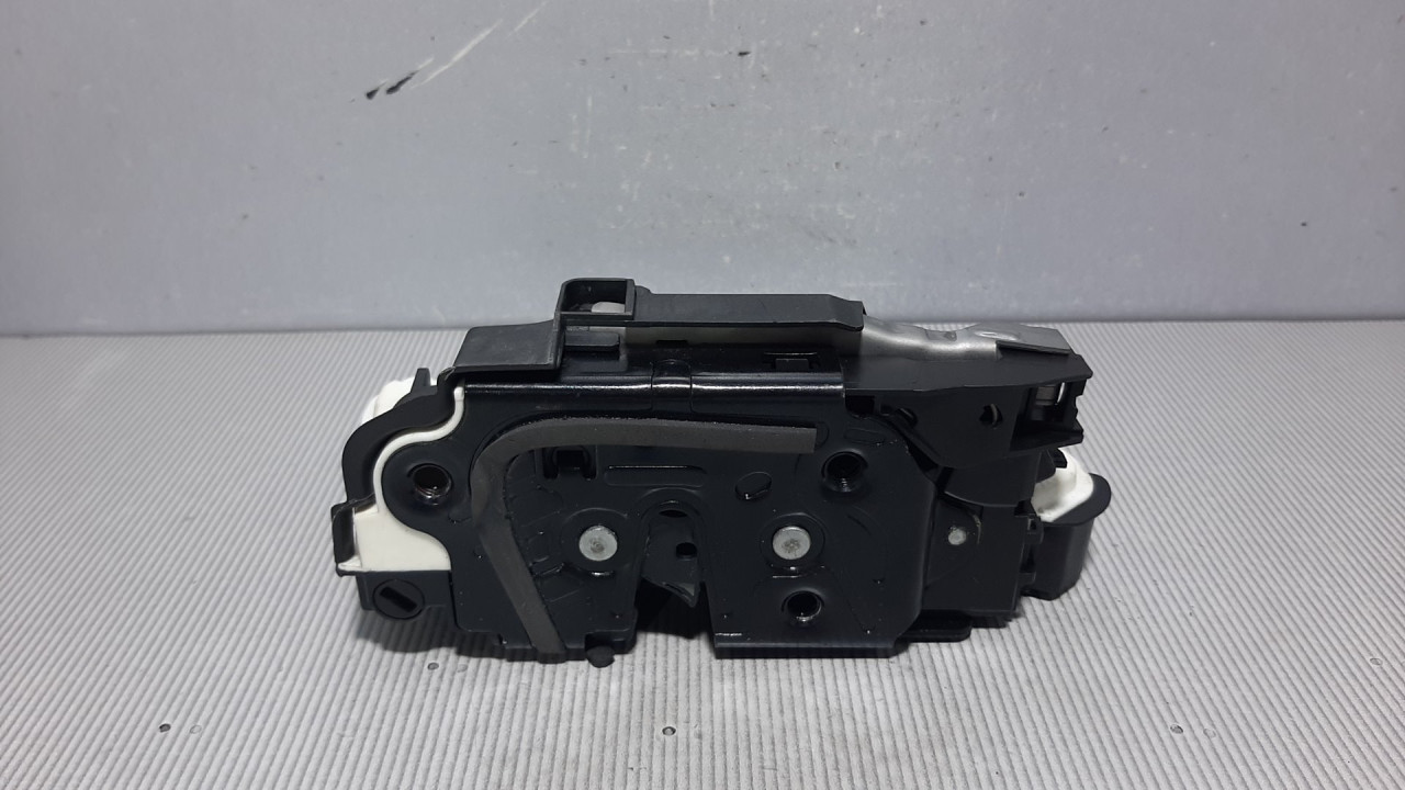 DIJELOVI BRAVA VRATA VW TIGUAN > 07-11 5N1837016E
