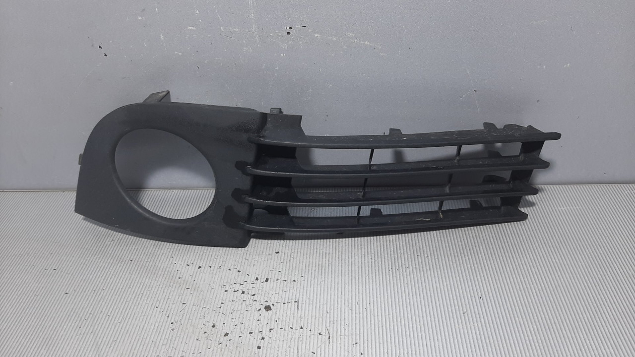 PLASTIKA BRANIKA AUDI A6 > 01-04 4B0807681T