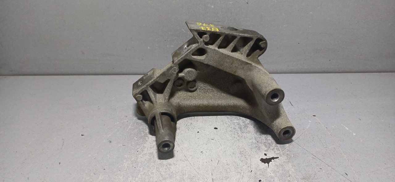 DIJELOVI NOSAC MOTORA VW CADDY > 15-20 04L199207