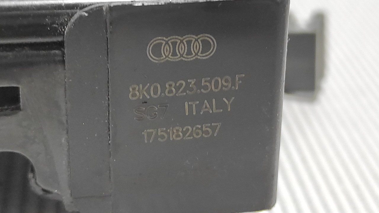 DIJELOVI BRAVA HAUBE AUDI Q5 > 12-16 8K0823509F