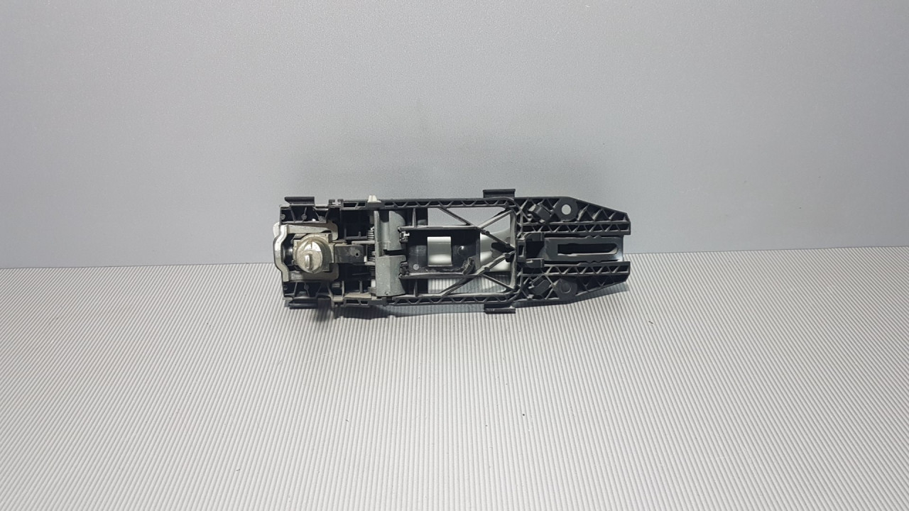 DIJELOVI RUCKA VRATA VW GOLF 6 > 08-12 5N0837885G