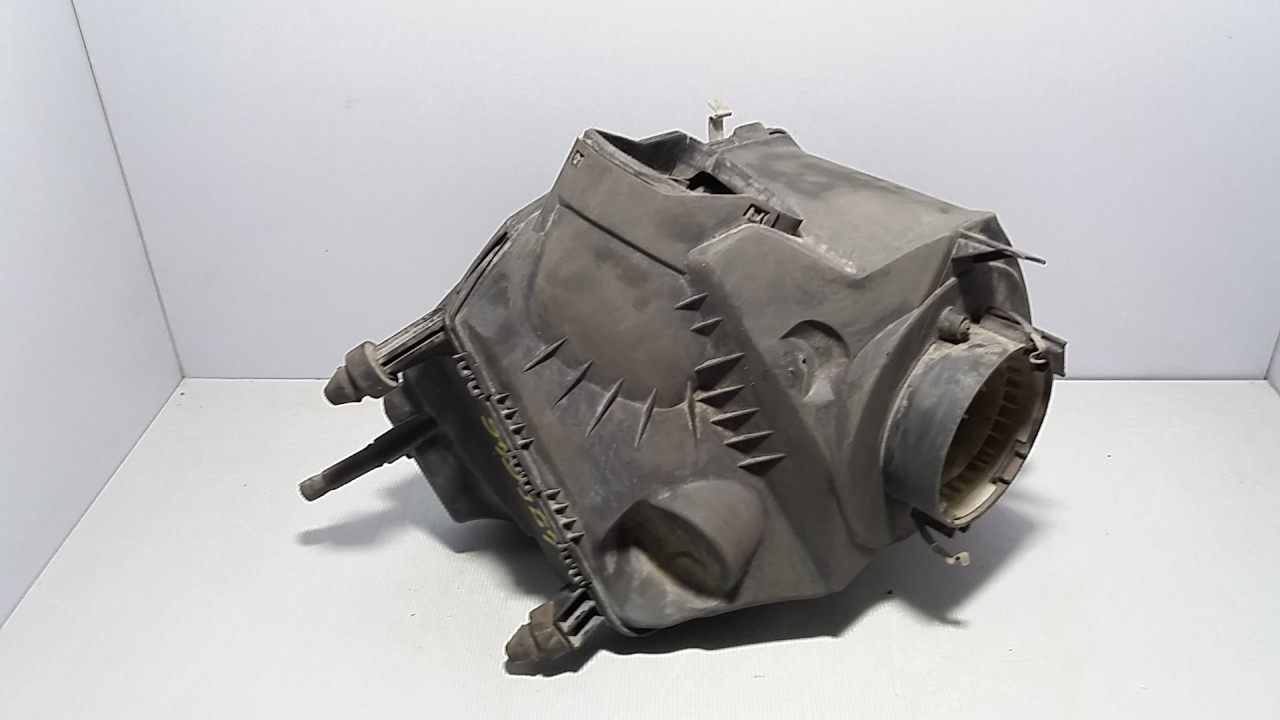 KUCISTE FILTERA ZRAKA AUDI A6 > 04-08 059133835E
