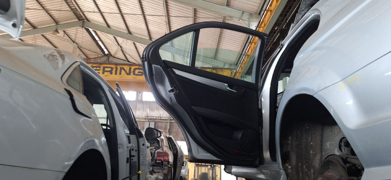 DIJELOVI VRATA MERCEDES C KLASA (W204) > 11-13 2.2
