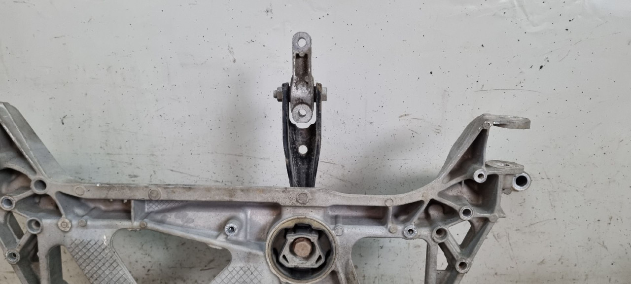DIJELOVI NOSAC VW PASSAT B8 > 14- 5Q0199855P