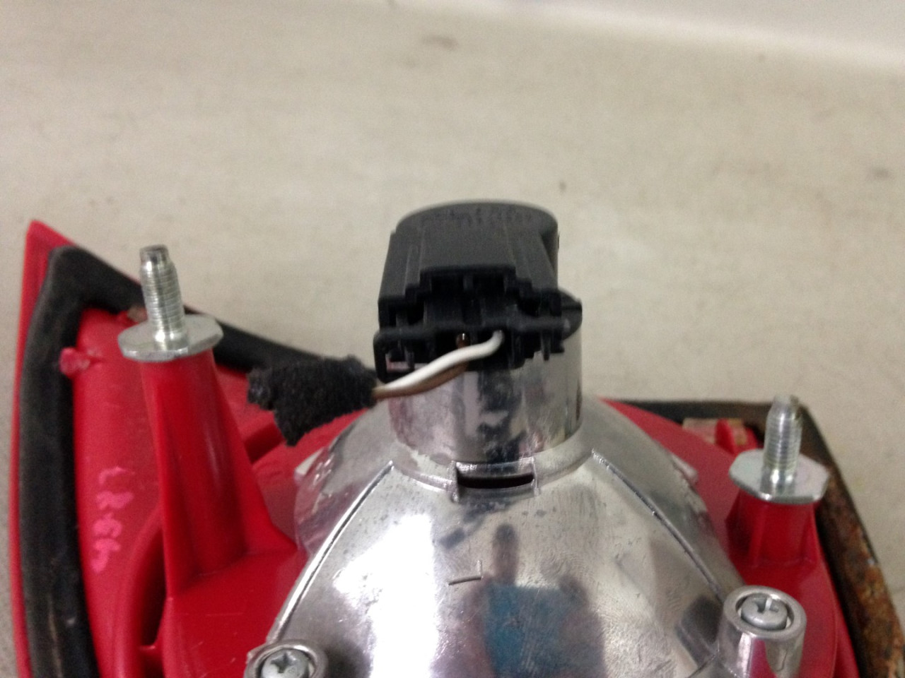 STOP SVJETLO VW GOLF 5 > 03-08 VW036015 1K6945093E
