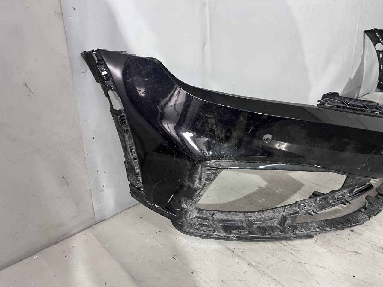DIJELOVI BRANIK VW PASSAT B8 > 14- 3G0807221