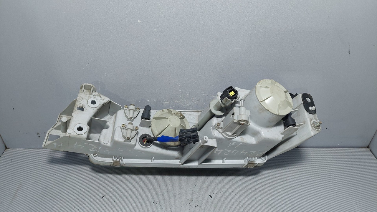 DIJELOVI FAR MAZDA 626 > 92-97 10061616
