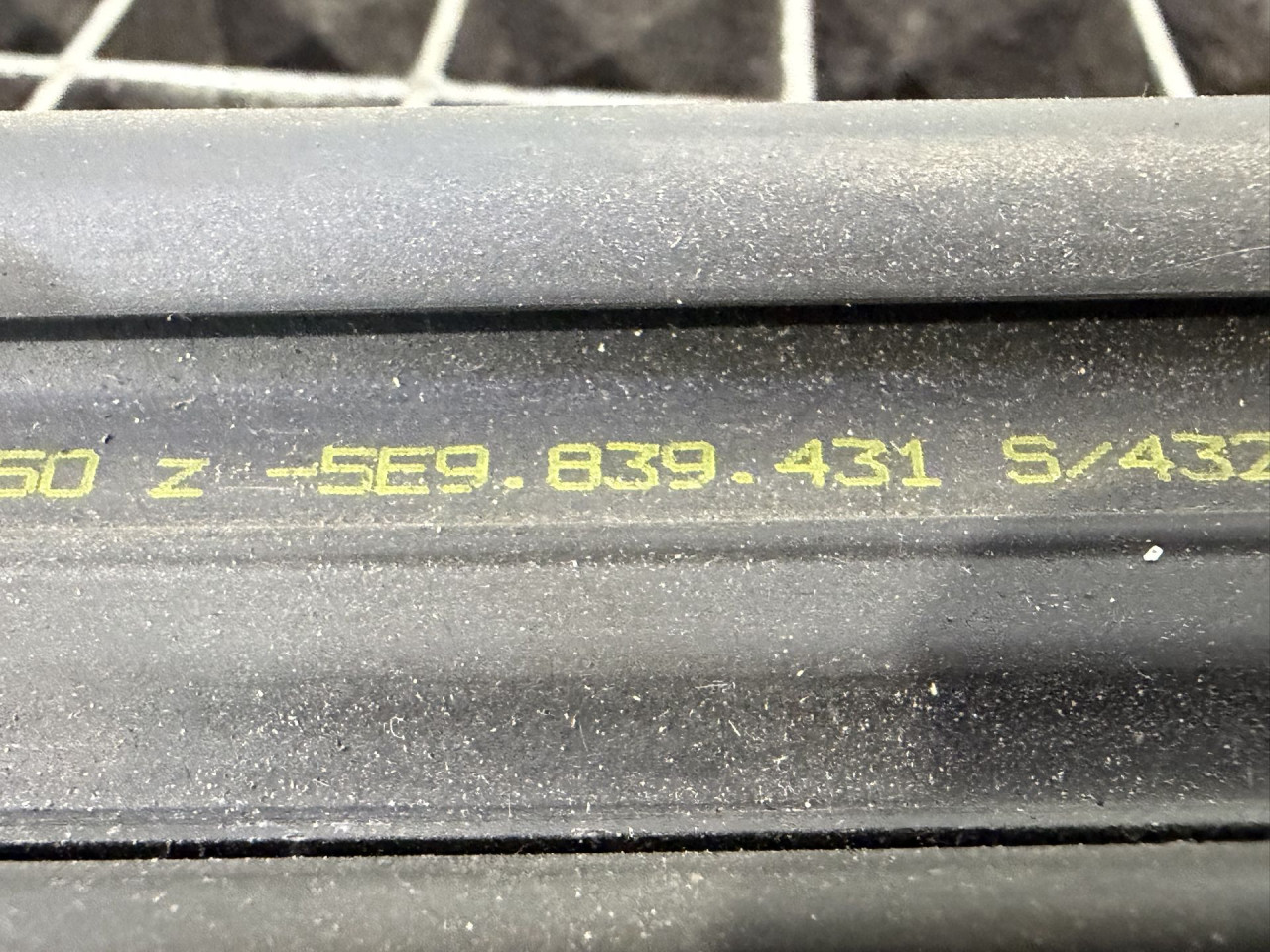 DIJELOVI KEDER SKODA OCTAVIA > 17-19 1.6 5E9839431S