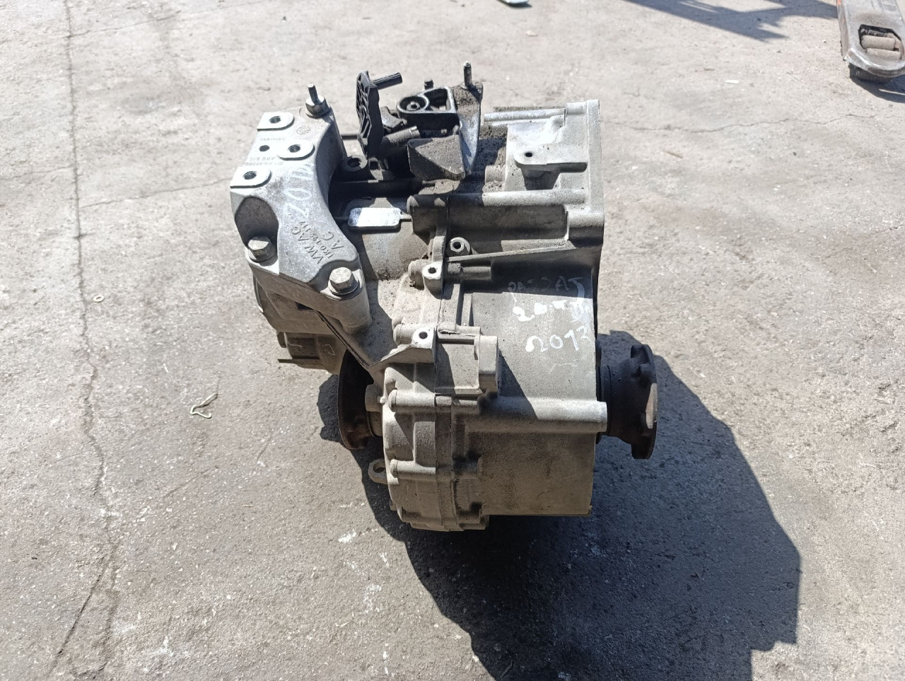 DIJELOVI MJENJAC VW PASSAT B7 > 10-14 2.0 NFU