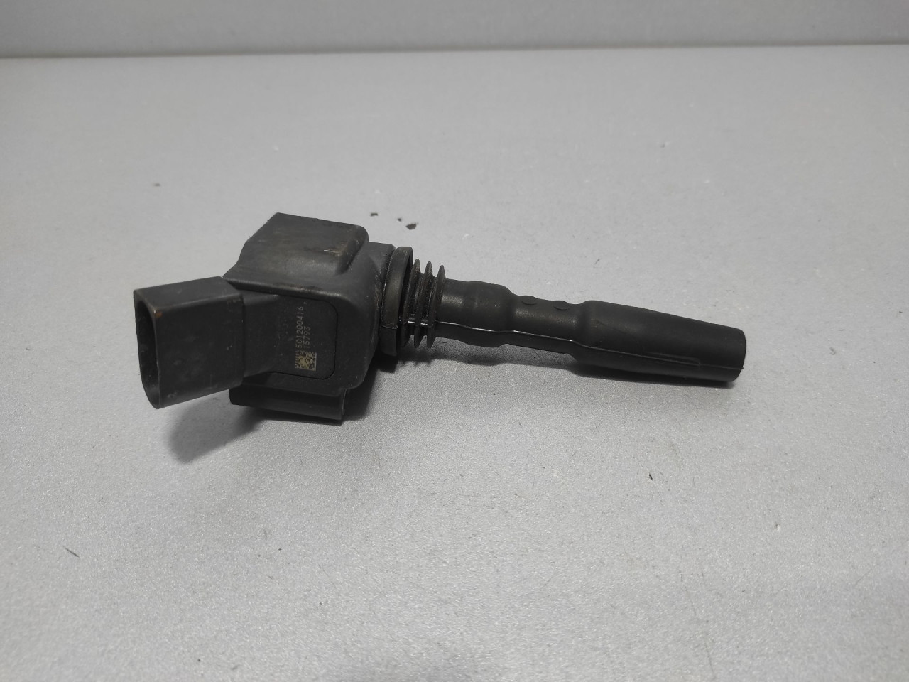 DIJELOVI BOMBINA VW GOLF 7 > 12-16 04E905110M