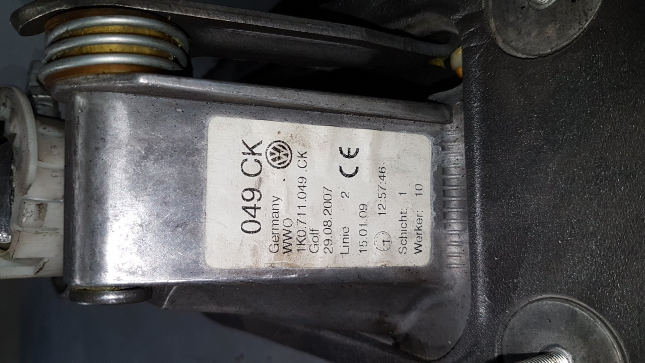 DIJELOVI SALTEBLA VW GOLF 5 > 03-08 1K0711049CK