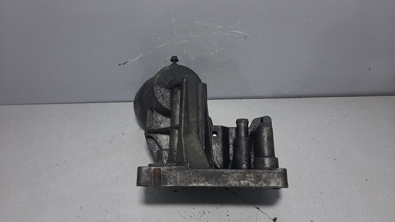 KUCISTE FILTERA ULJA VW T5 > 03-09 070115389D