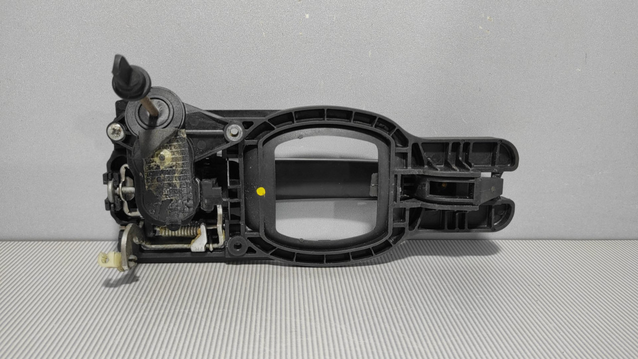 DIJELOVI RUCKA VRATA AUDI A2 > 99-05 153352010