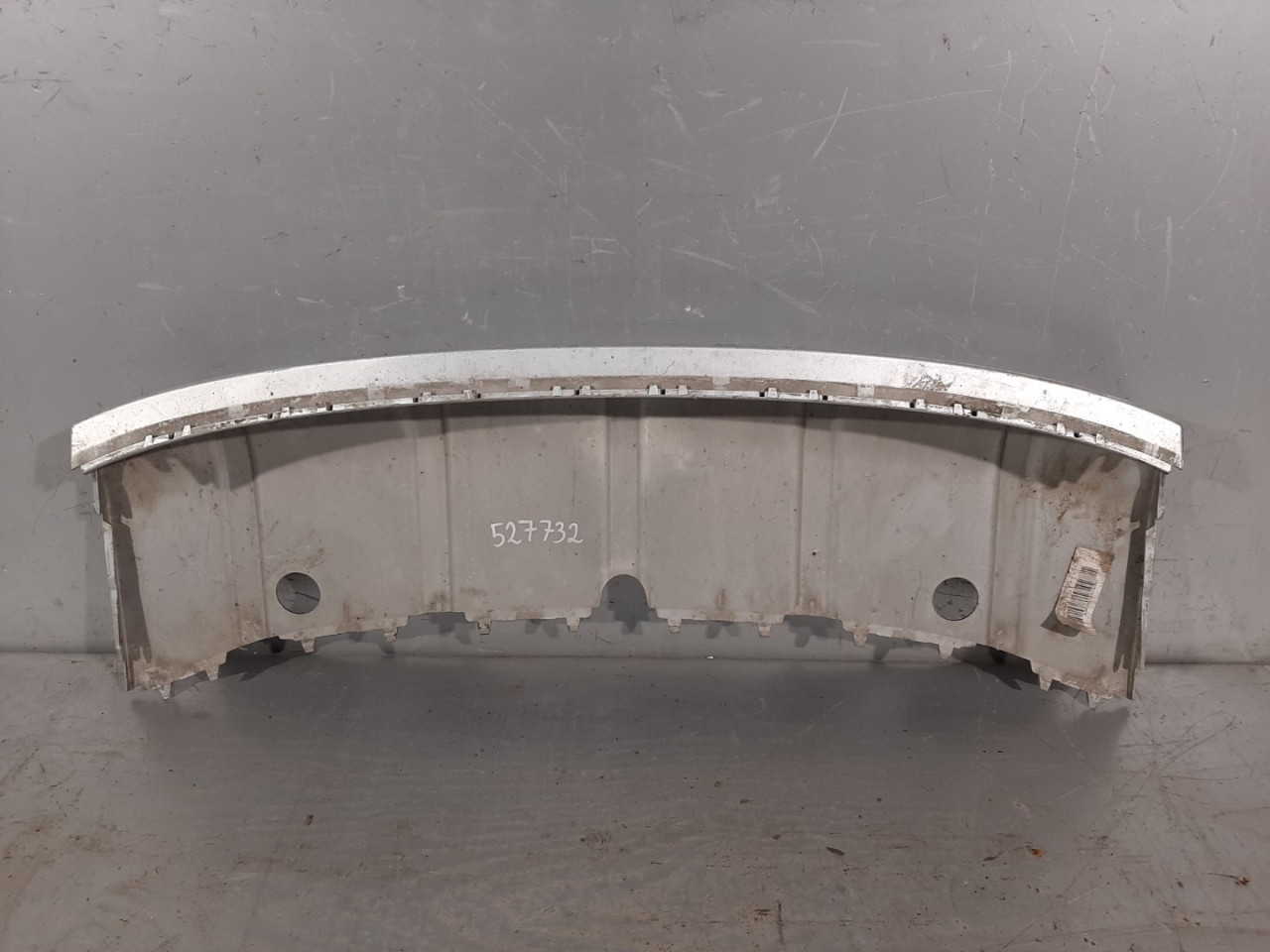 DIJELOVI PLASTIKA BRANIKA SKODA  1Z0807733