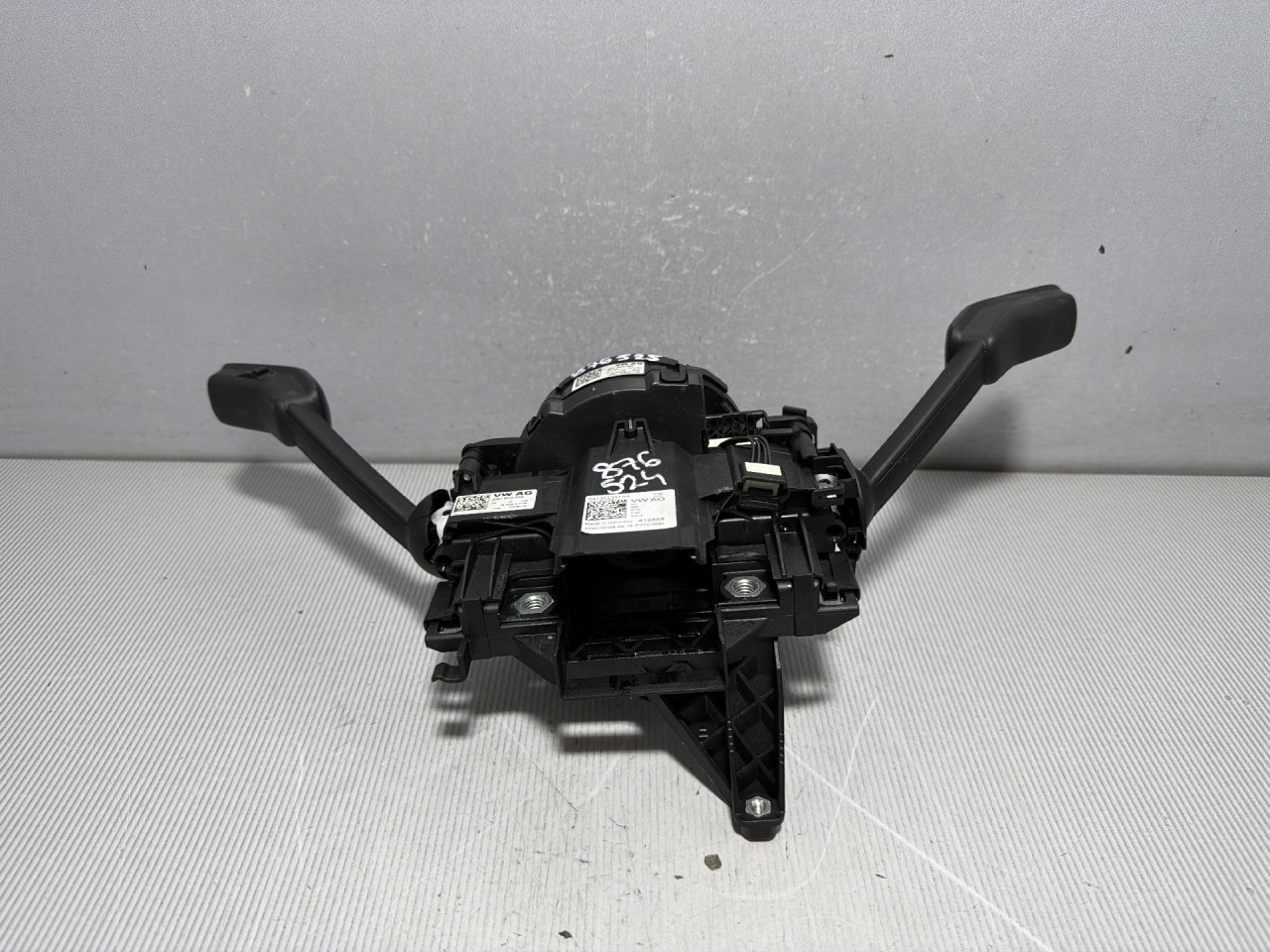 DIJELOVI RUCICE VOLANA VW PASSAT B8 > 14-19 2.0 5Q1953521AS