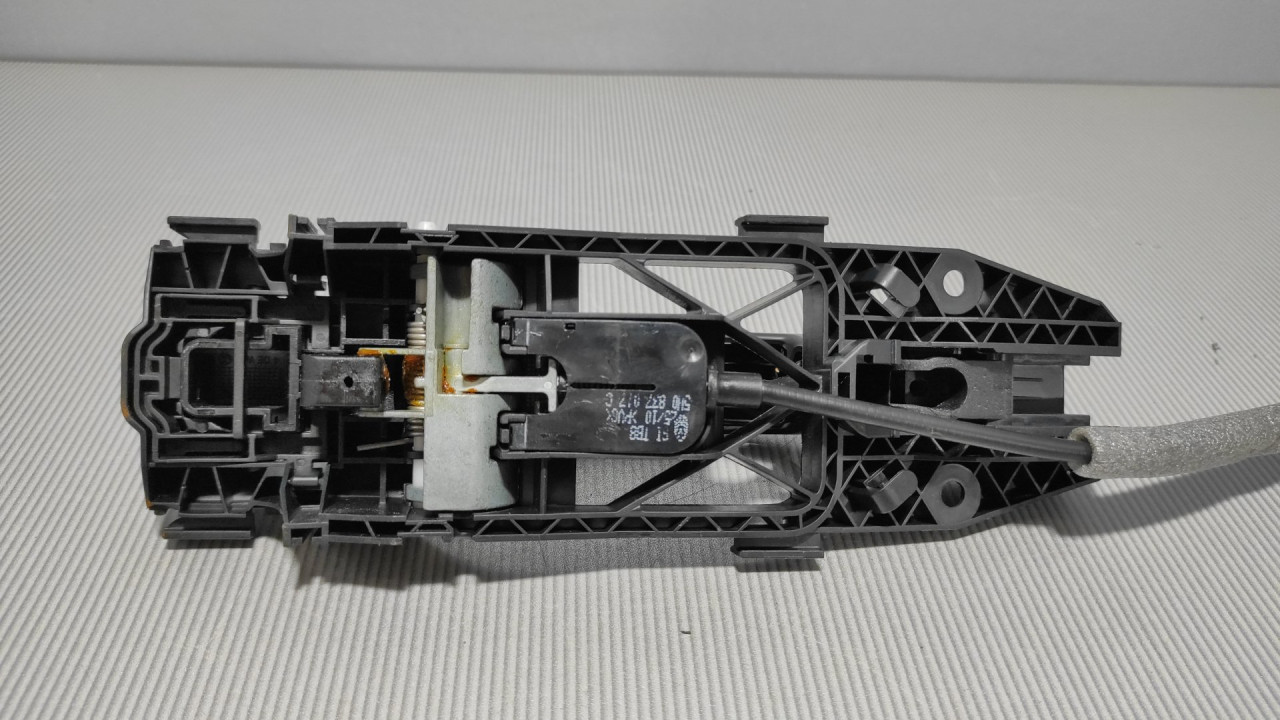 DIJELOVI RUCKA VRATA VW TOUAREG > 11-14 5N0839885H