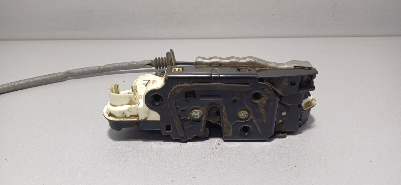 DIJELOVI BRAVA VRATA VW POLO > 09-14 5K2837016B