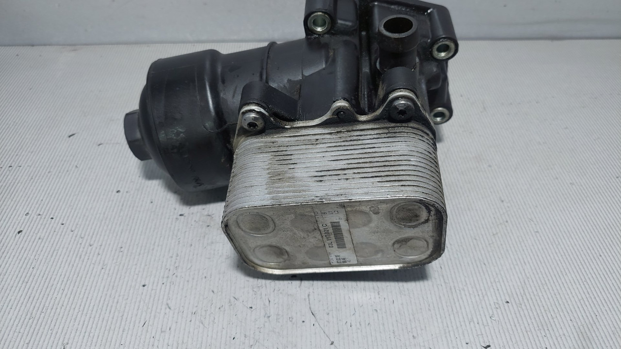 DIJELOVI HLADNJAK ULJA VW CADDY > 10-15 03L117021C