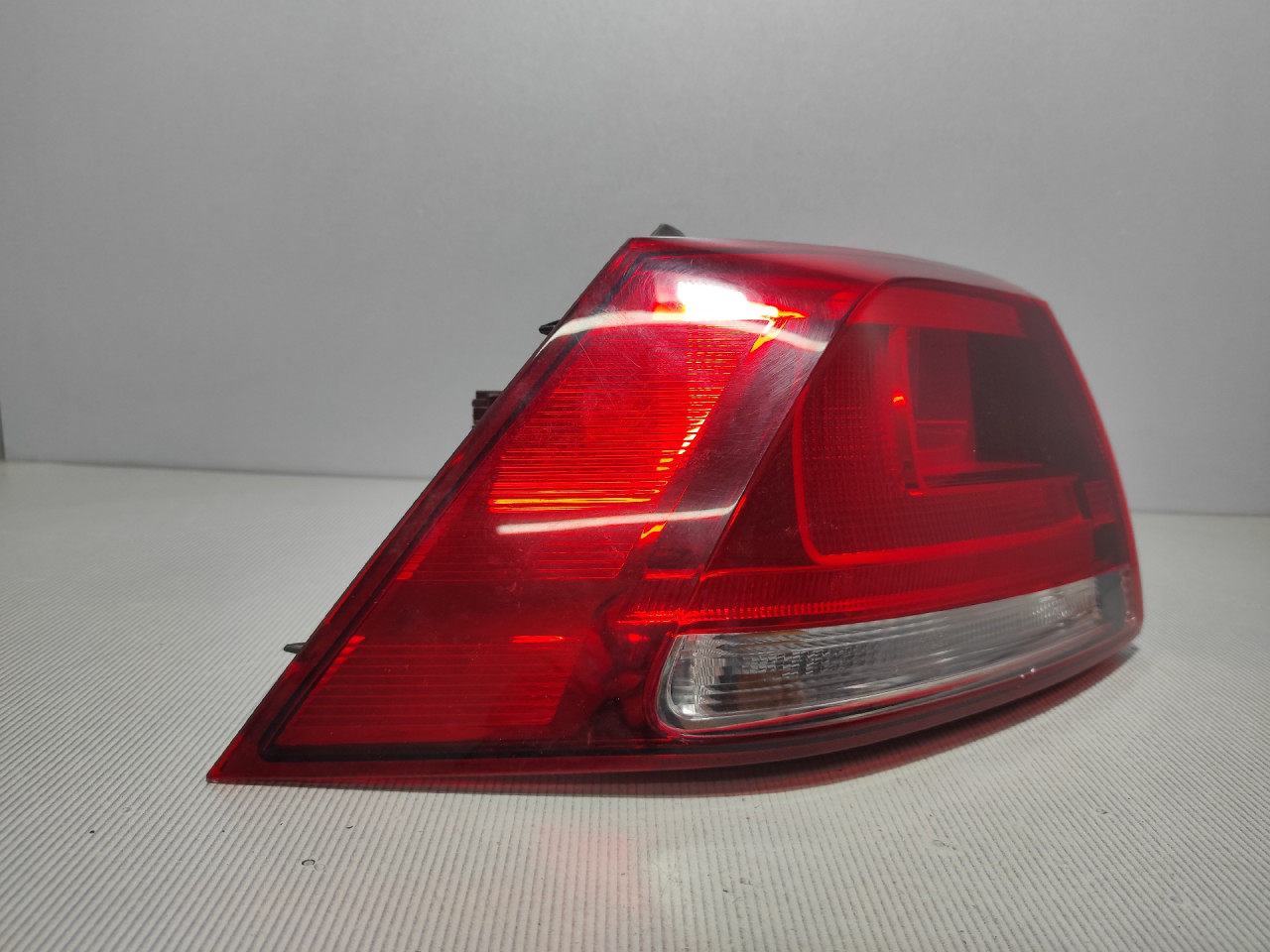 DIJELOVI STOP SVJETLO VW GOLF 7 > 12-16 5G0945095M