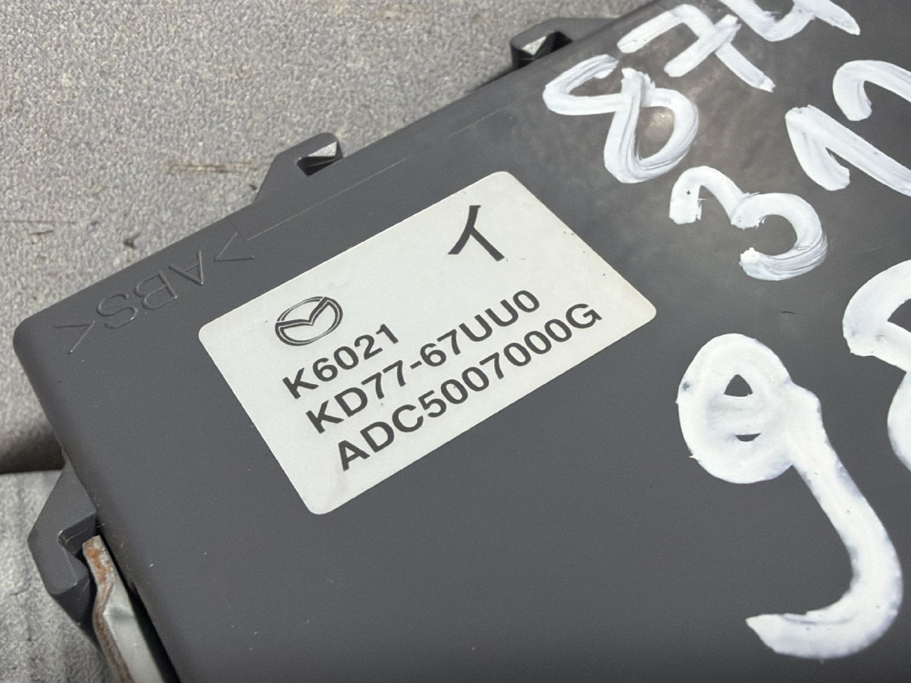 DIJELOVI ELEKTRONIKA MODUL MAZDA CX5 > 12-15 2.2 KD7767UU0
