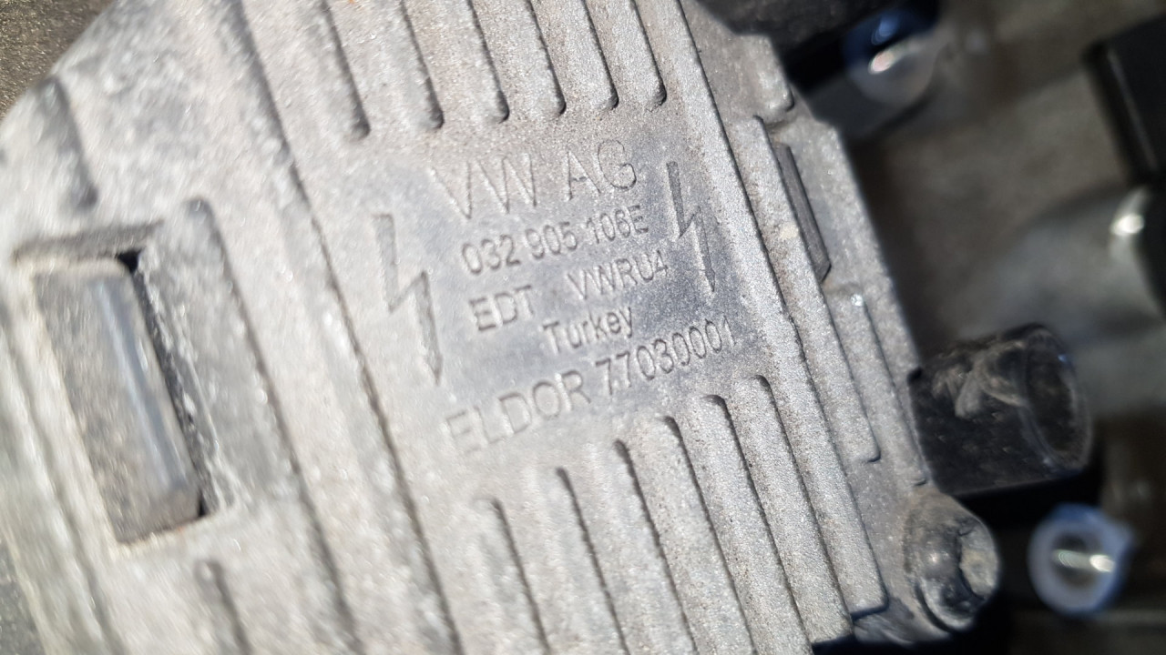 DIJELOVI BOMBINA VW GOLF 6 > 08-12 032905106E