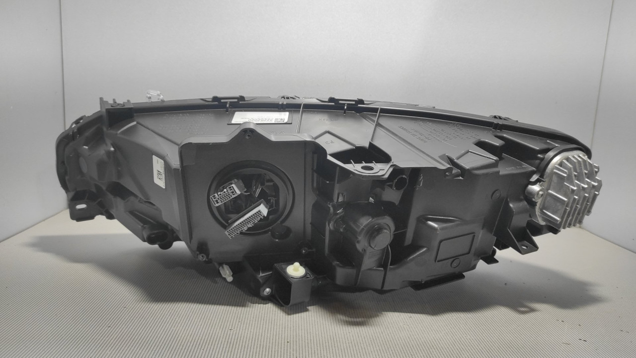 DIJELOVI FAR VOLVO V90 > 16- 32262020