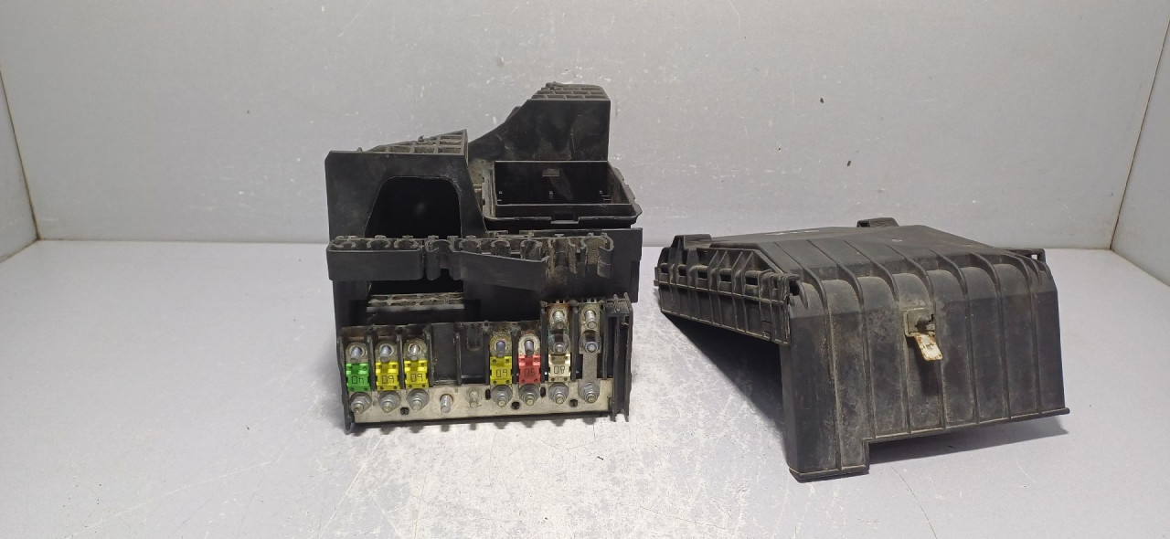ELEKTRONIKA KUTIJA OSIGURACA VW PASSAT B6 > 05-10 3C093