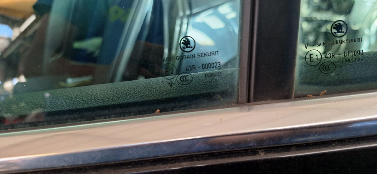 DIJELOVI STAKLO SKODA SUPERB > 15-19