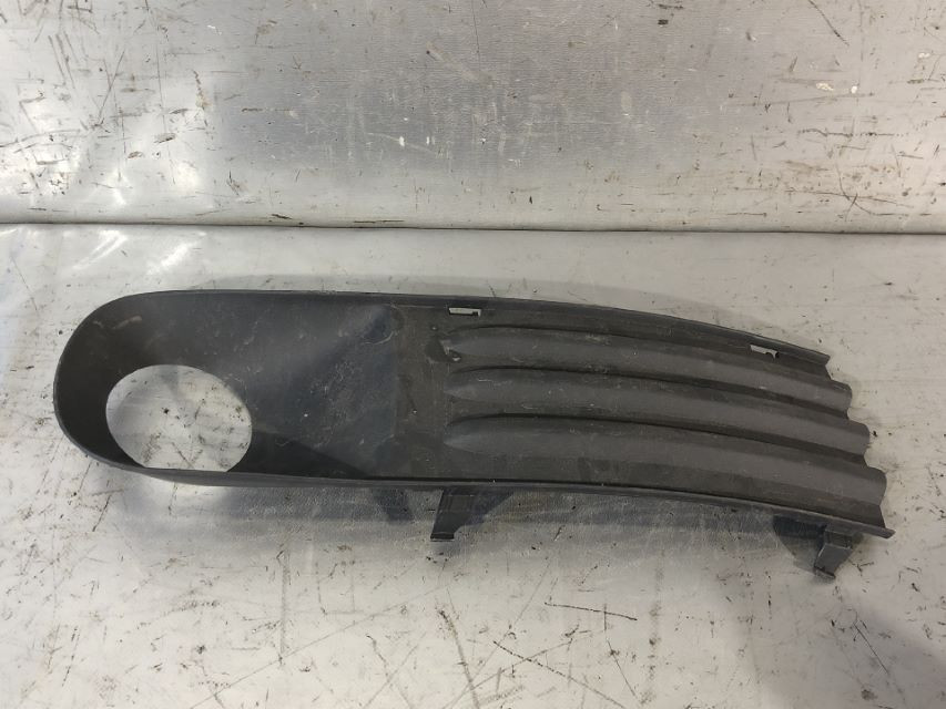 DIJELOVI PLASTIKA BRANIKA VW T5 > 09-15 7H0807490