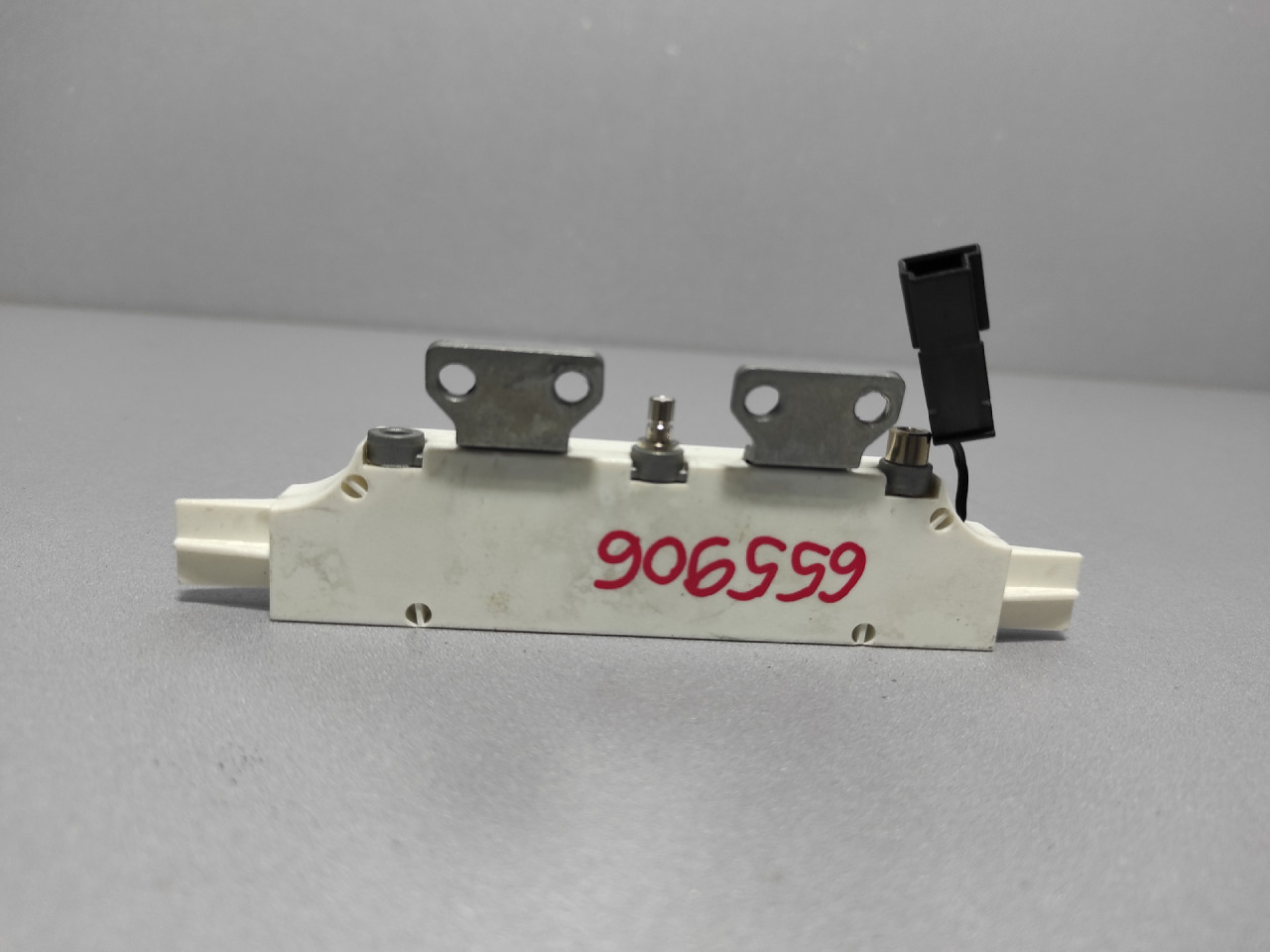 DIJELOVI ANTENA PORSCHE 911 > 05-12 05395699