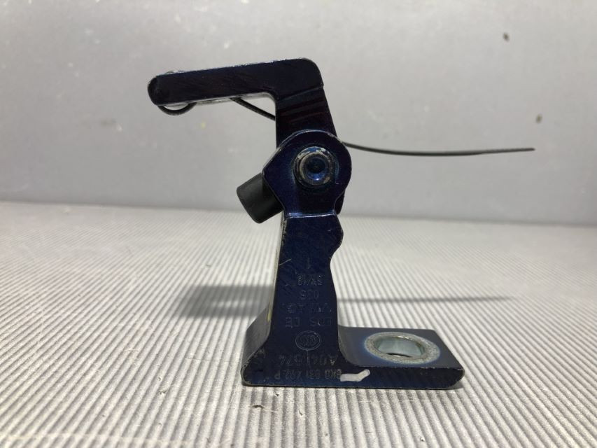 DIJELOVI BAGLAMA VW GOLF PLUS > 14- 8K0831402P
