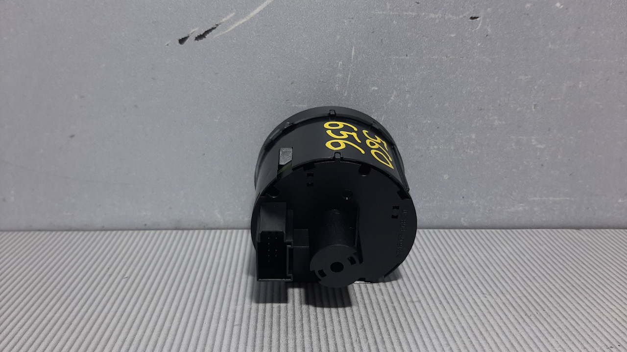 PREKIDACI SVJETLA VW CADDY > 10-15 1K0941431BB