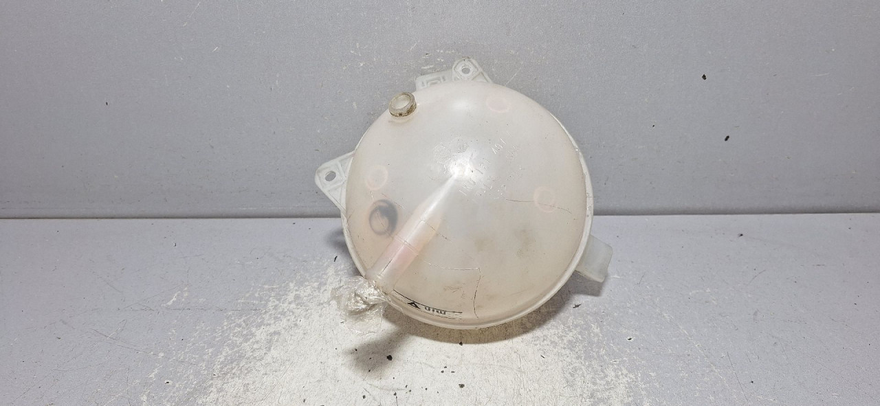 DIJELOVI BOCA VODE AUDI Q3 > 11-15 1K0121407A