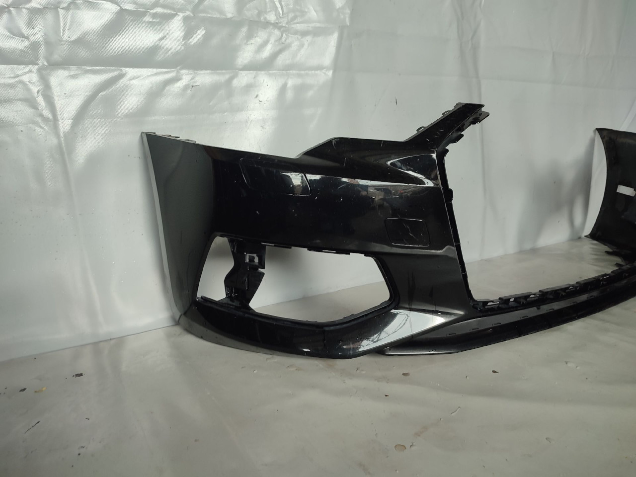 DIJELOVI BRANIK AUDI A6 4K > 18- 4K0807437