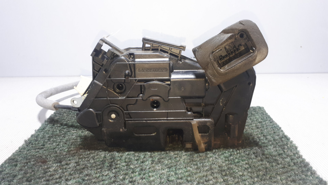 DIJELOVI BRAVA VRATA VW GOLF 6 > 08-12 5K1837016B