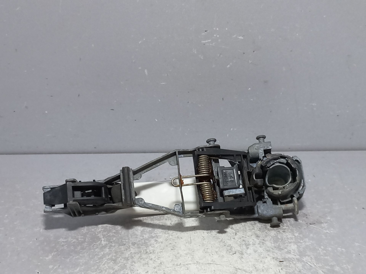 DIJELOVI RUCKA VRATA SKODA FABIA > 07-10 3B08372