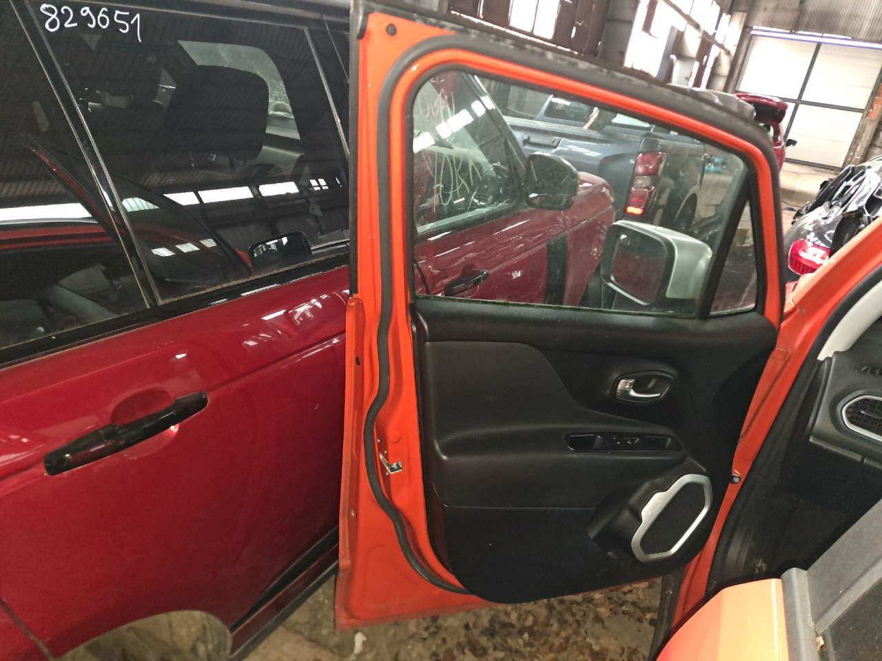DIJELOVI VRATA JEEP RENEGADE > 14-