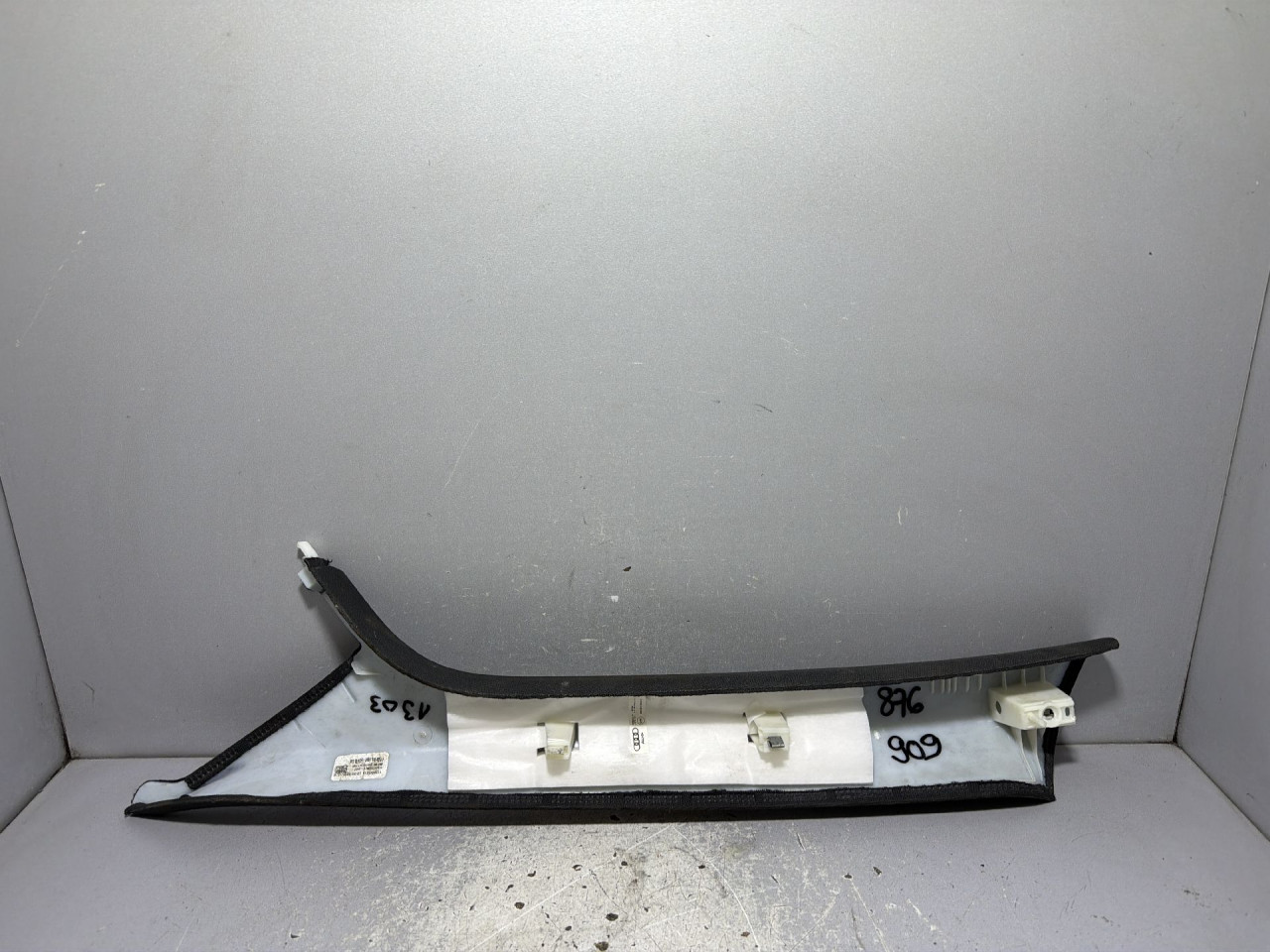 DIJELOVI PLASTIKA AUDI Q5 (FY) > 17 - 20  2.0 630110381